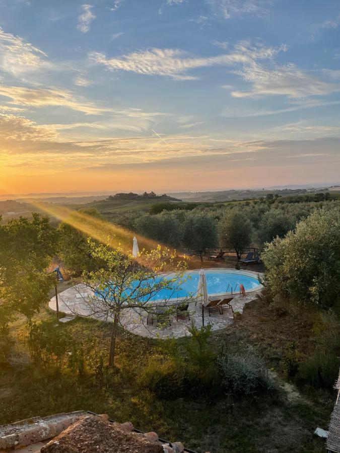 La Falconara Farm stay *