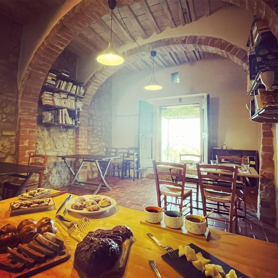 La Falconara Farm stay